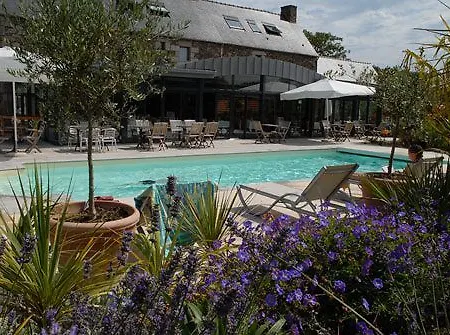 Hotel Domaine De Kermodest 3*
